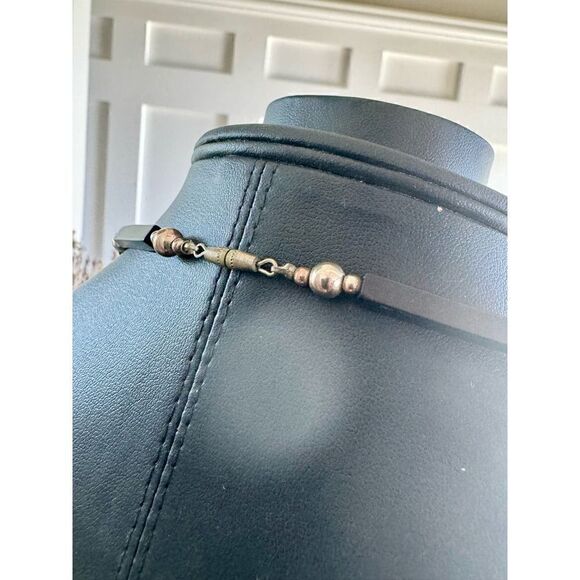 Vintage Abalone and Wood Tribal Necklace, in Silver tone, Unmarked - Picture 3 of 3